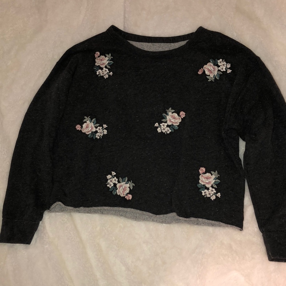 heather grey cropped sweatshirt